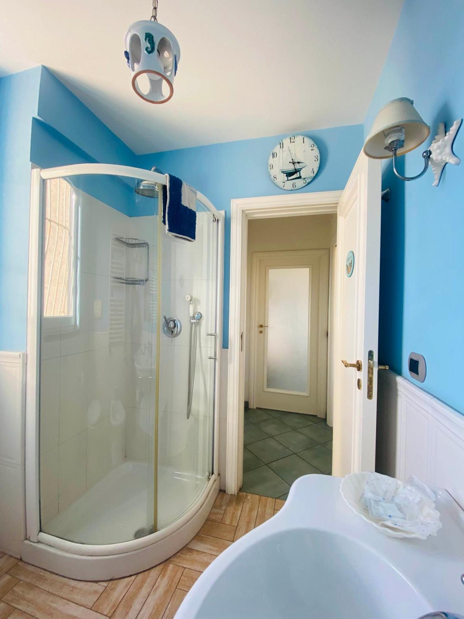 La Casa Sui Tetti Bed & Breakfast Napoli Bagian luar foto