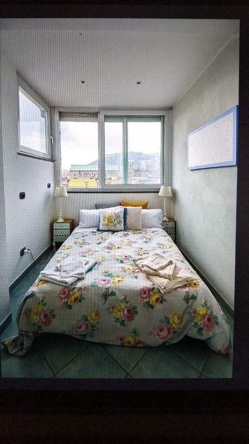 La Casa Sui Tetti Bed & Breakfast Napoli Bagian luar foto